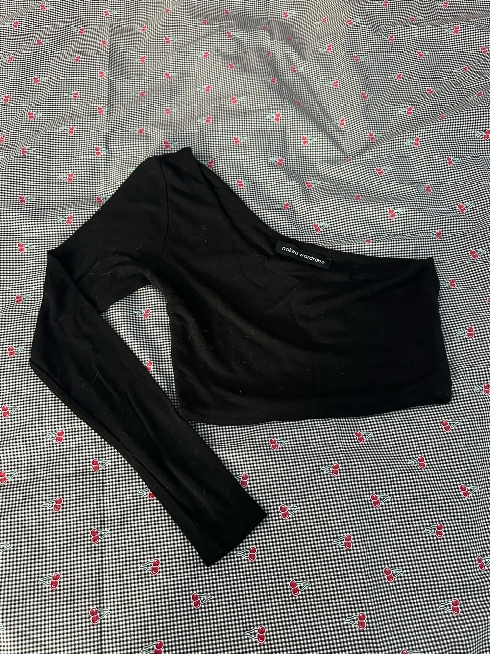 naked wardrobe Black One-Shoulder Long Sleeve Crop Top